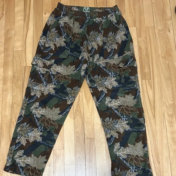Men's Camouflage Leaf Cargo Pants - Green/Brown - Picture 1 of 2